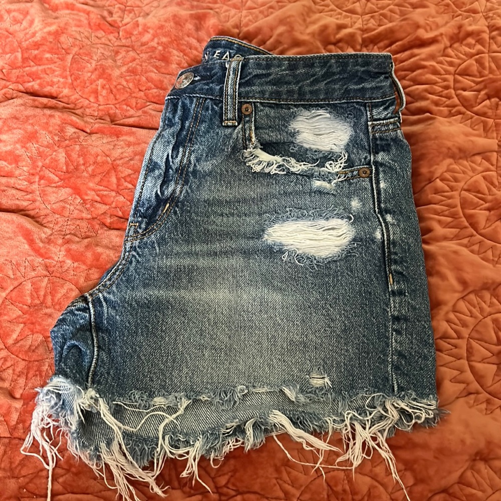 American Eagle MIDI shorts
